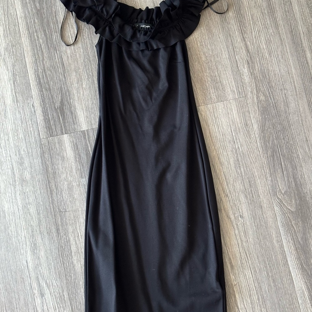 NWT Bebe Black Off-the-Shoulder Ruffle Dress XS – Above Knee, Flirty & Chic